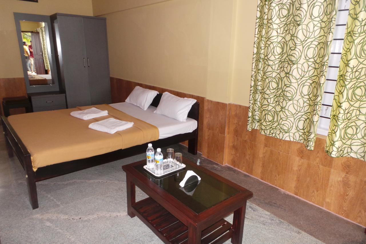 Iroomz Sri Vinayaka Comfort 비라즈펫 외부 사진