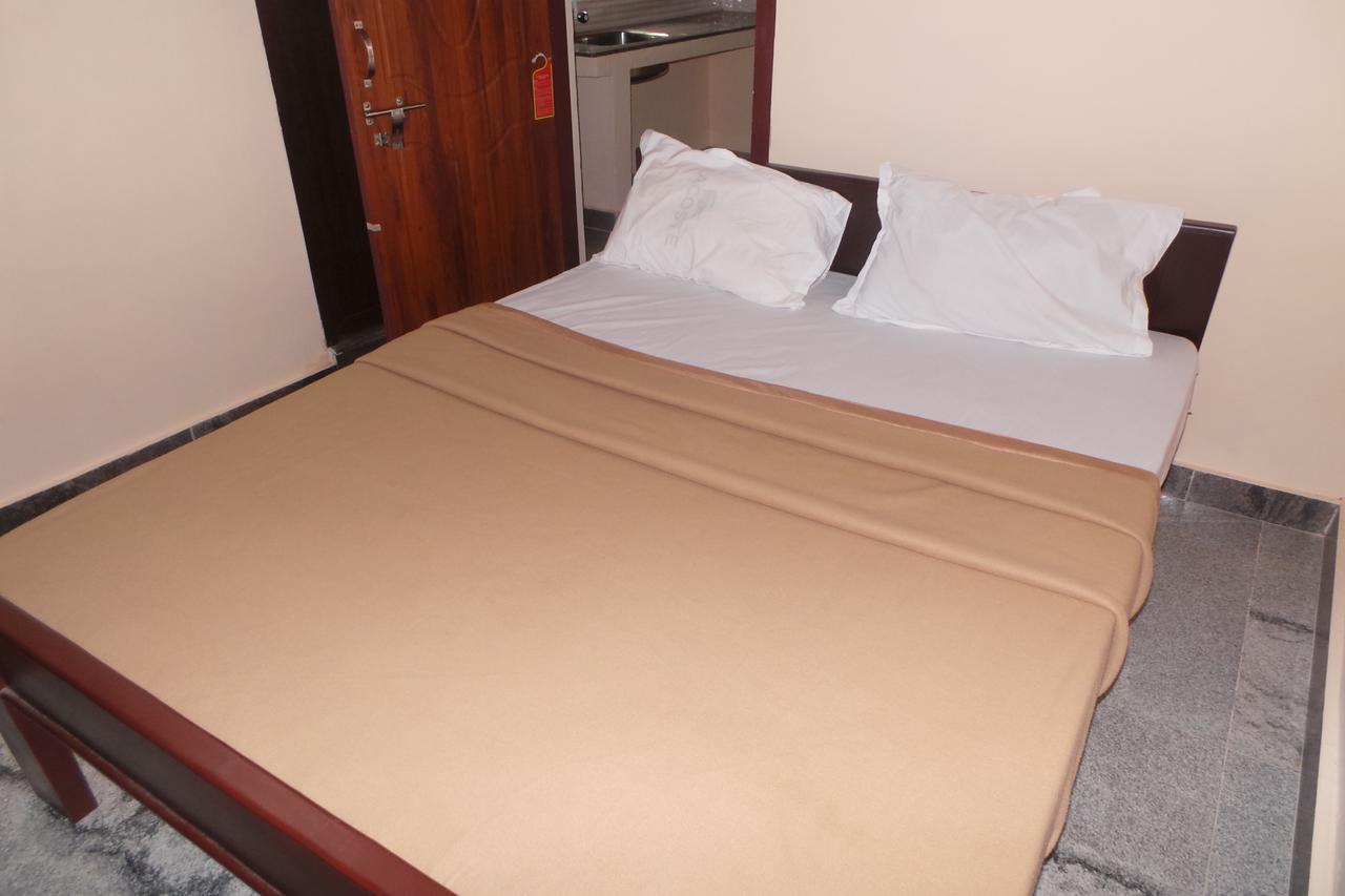 Iroomz Sri Vinayaka Comfort 비라즈펫 외부 사진